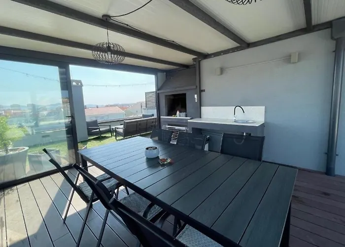 Esso Private Roof Terrace